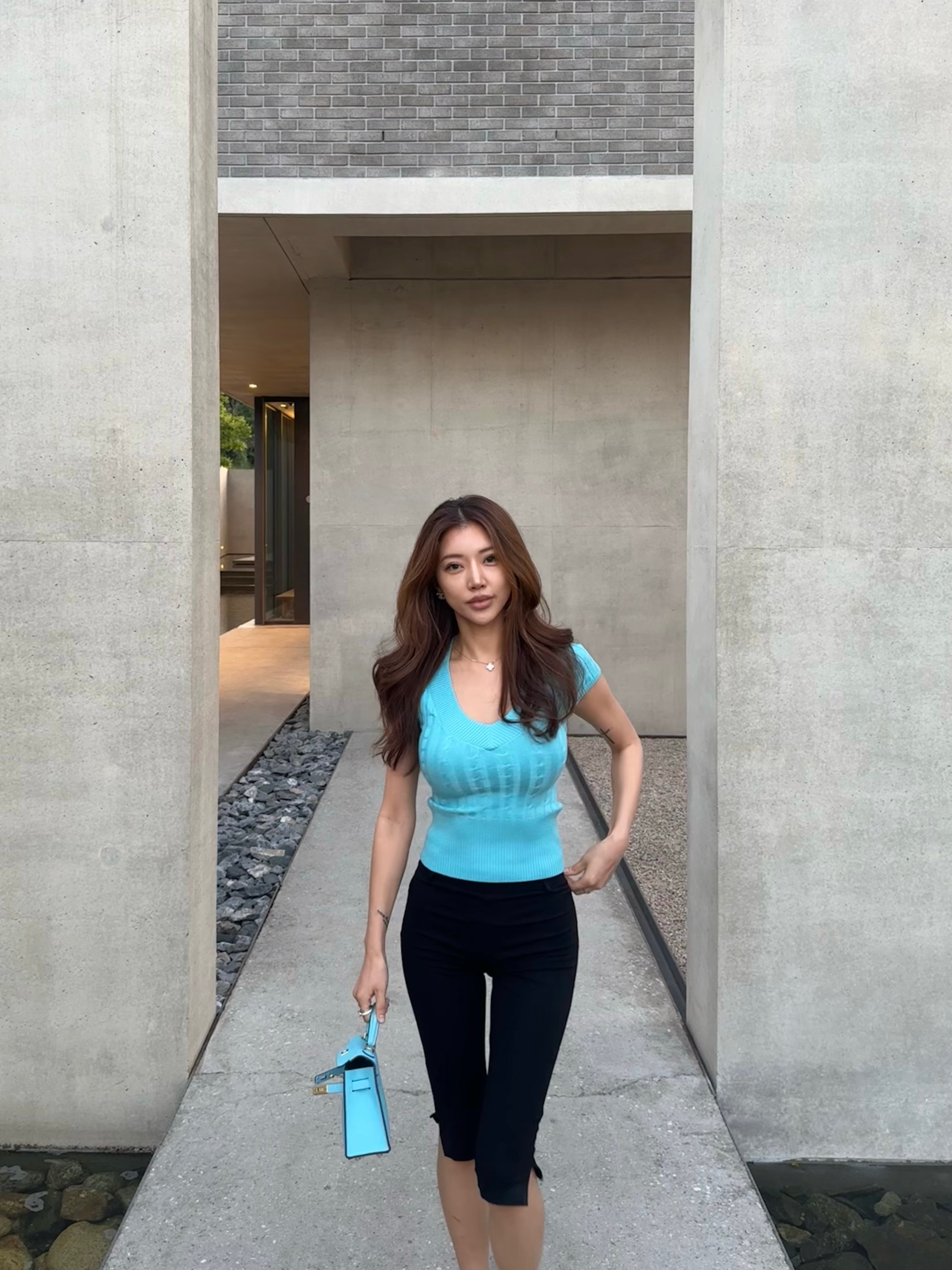 TIMELESS V NECK CABLE KNIT TOP - BLUE ATOLL