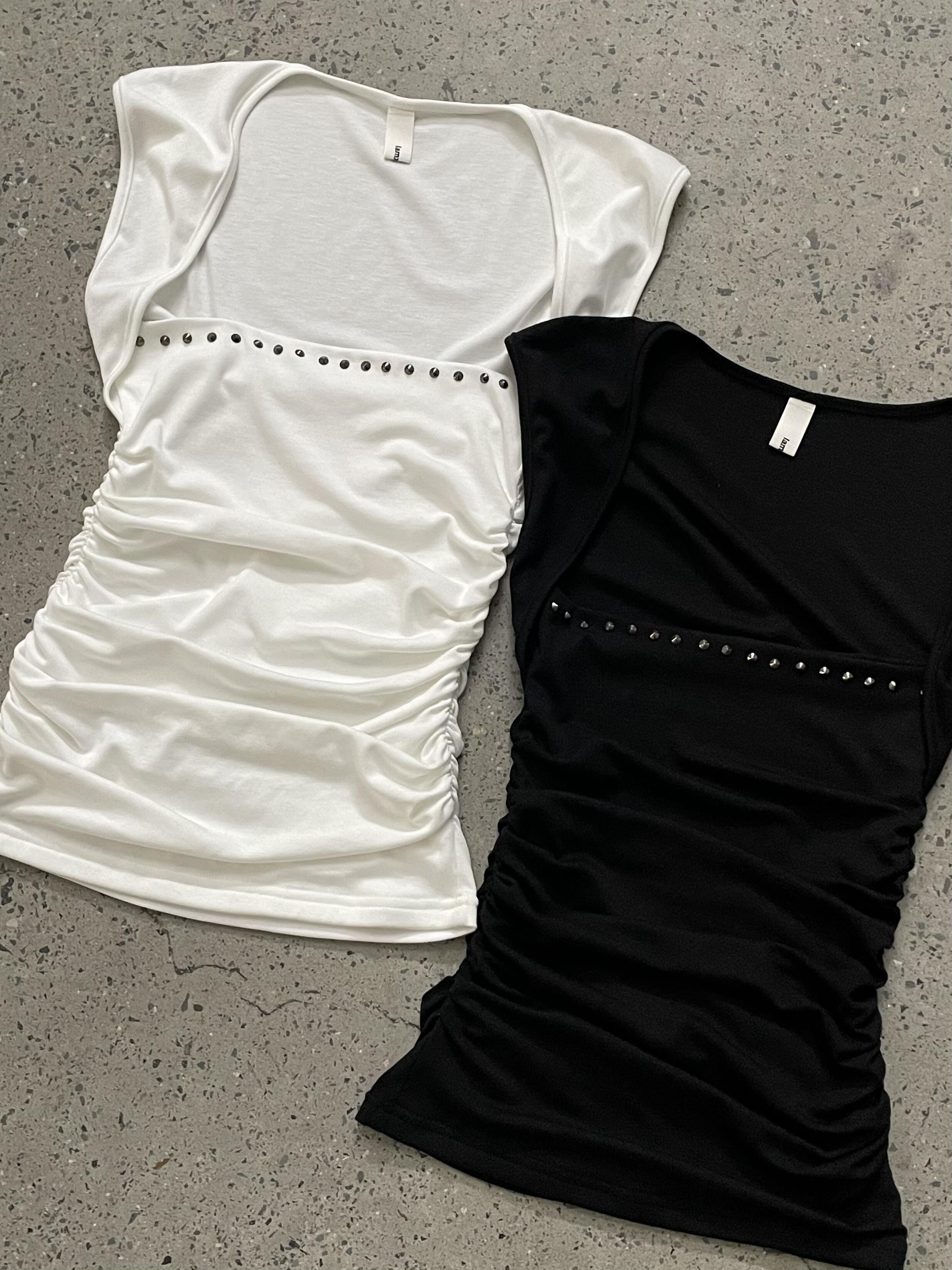 【IAMXIAA】 SILKY LYOCELL STUDDED OFF SHOULDER TOP - WHITE / BLACK