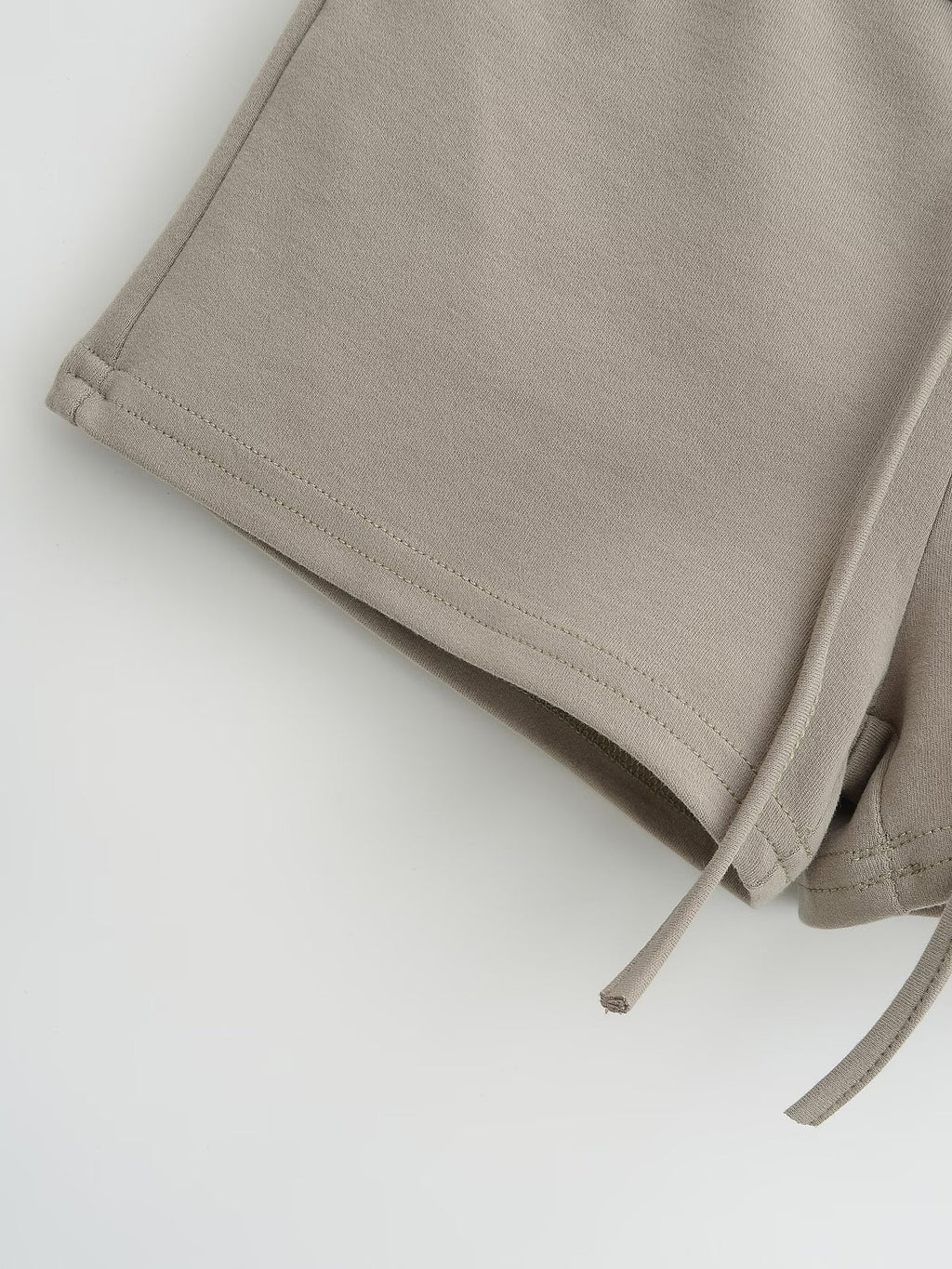 EUPHORIA SHORT - KHAKI