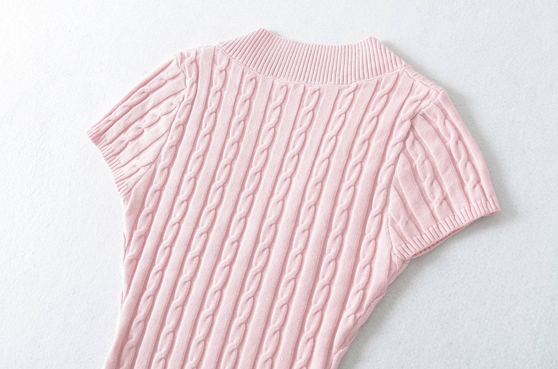 TIMELESS V NECK CABLE KNIT TOP - PINK